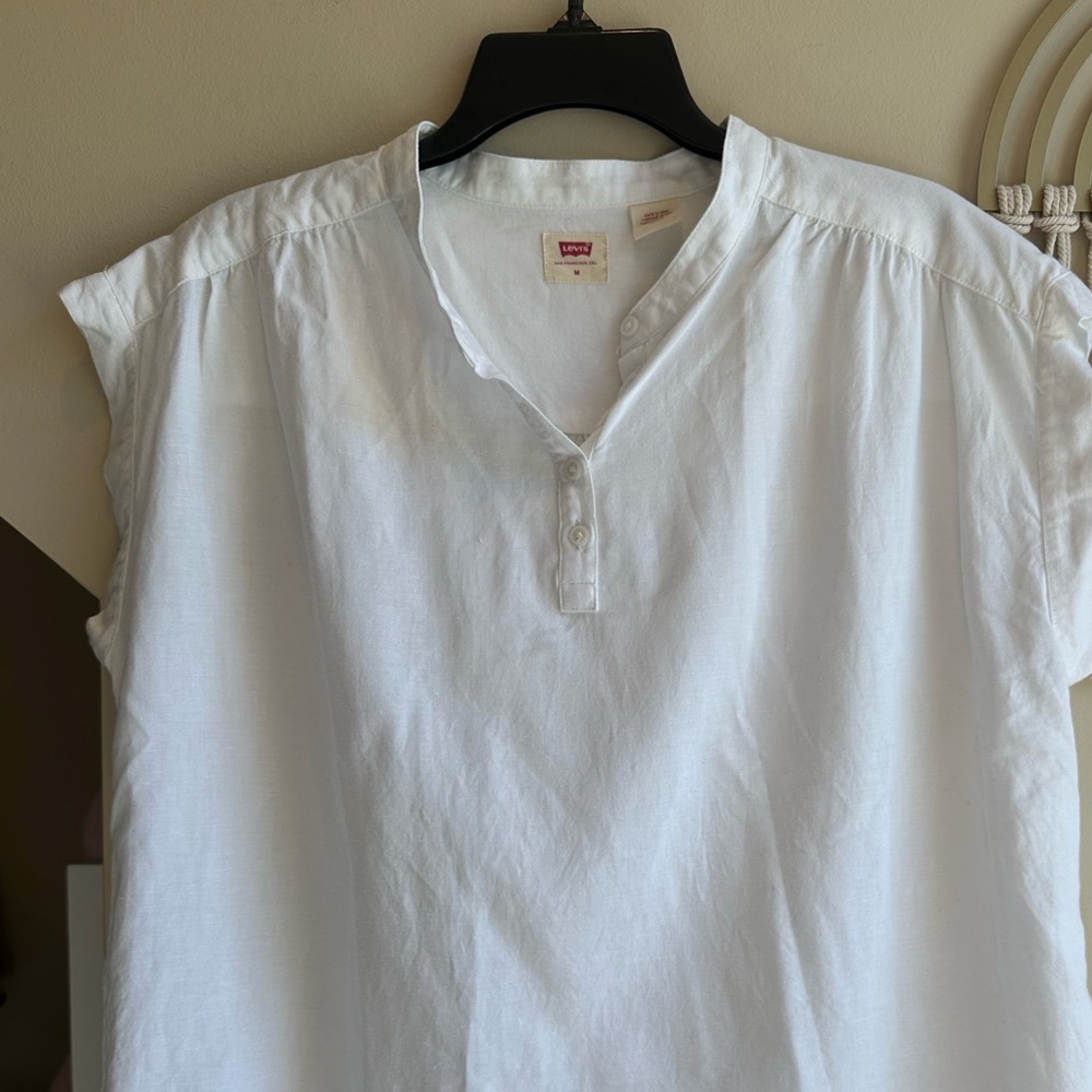 Levi’s Blouse - Picture 2 of 8